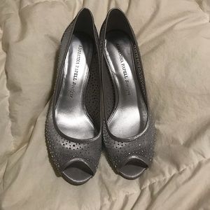 Adrianna Papell silver mesh peep toe pumps w/crystals along top & sides
